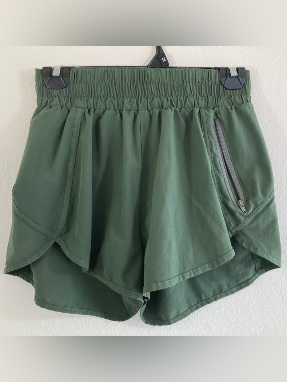 B Women’s Hunter Green Athletic Shorts Size S Running Workout Shorts